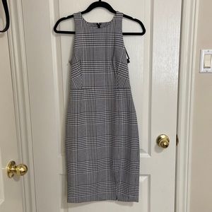 Banana republic black and white dress petite size 2 brand new with tag